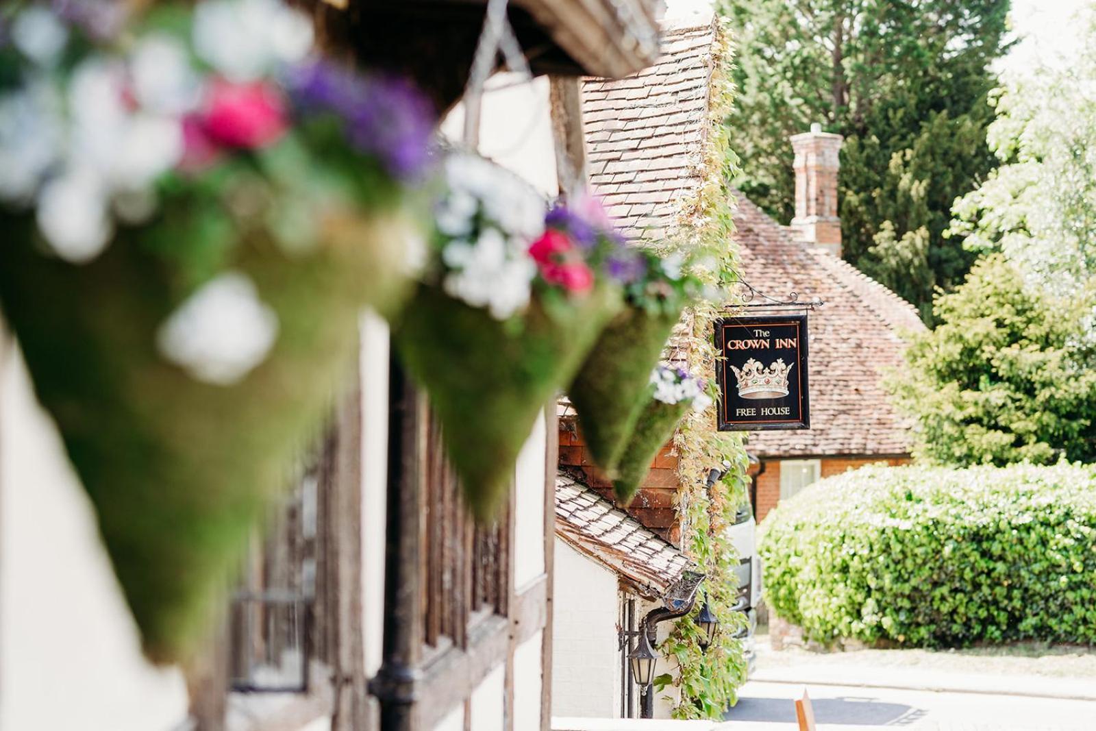 The Crown Inn Chiddingfold Extérieur photo