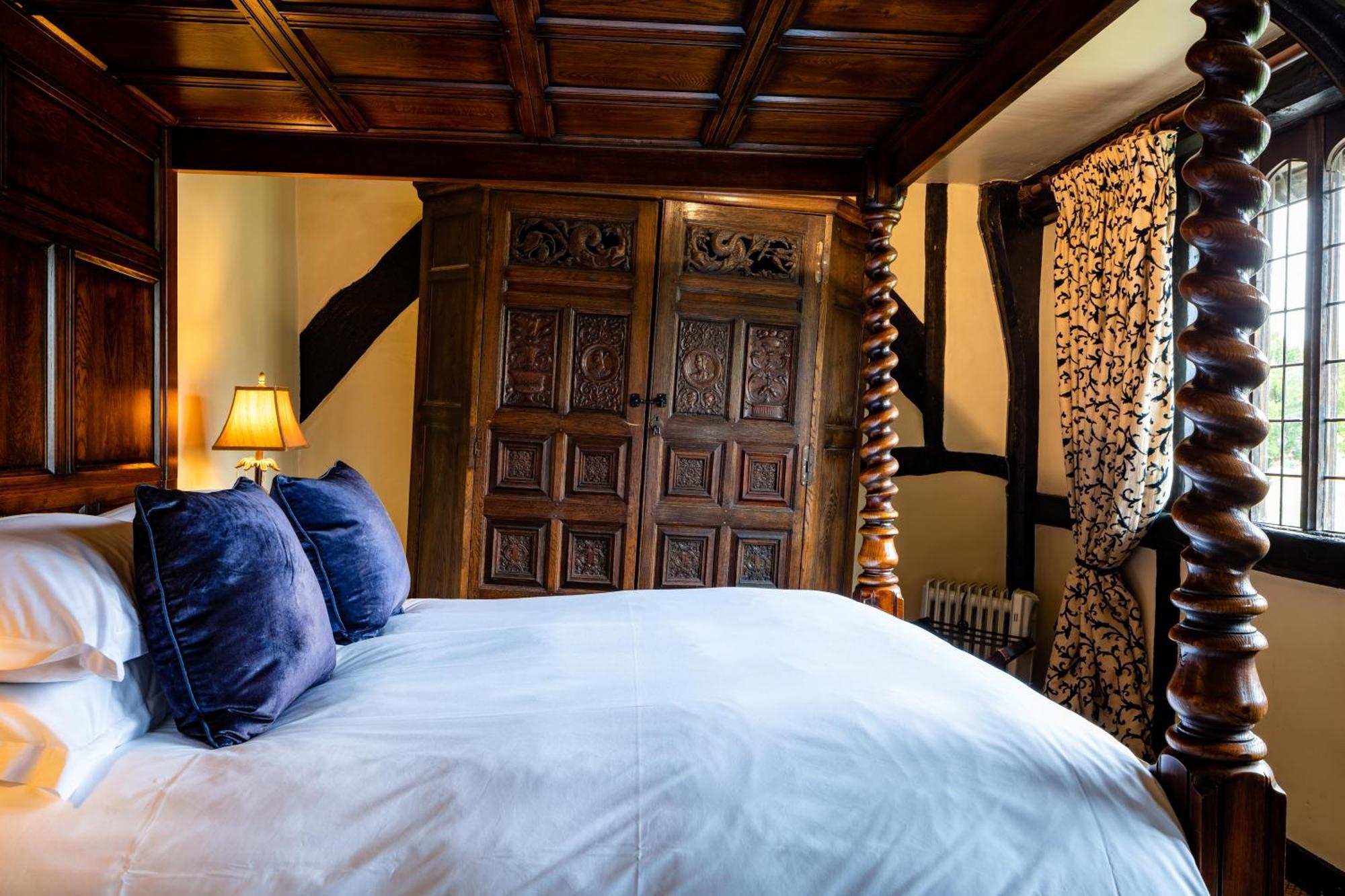 The Crown Inn Chiddingfold Extérieur photo
